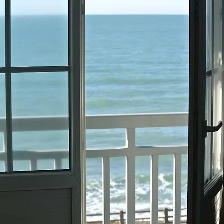 Face A La , L Artiste