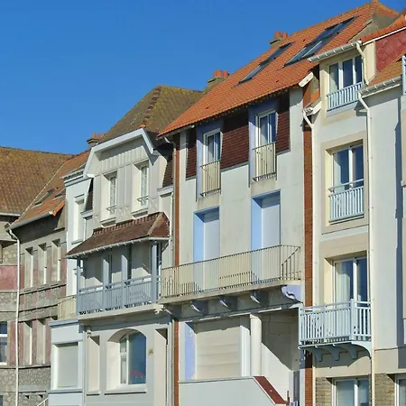 Face A La , L Artiste Villa