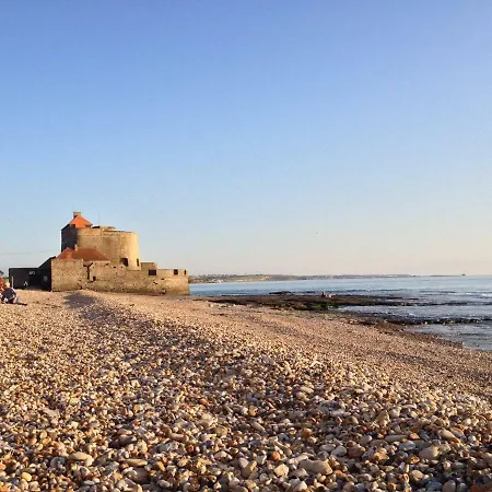 Face A La , L Artiste Villa