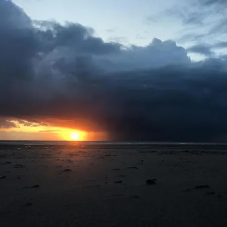 Face A La , L Artiste Villa *