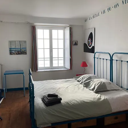 Face A La , L Artiste Villa *