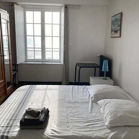 Villa Face A La , L Artiste Ambleteuse