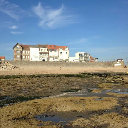 Villa Face A La , L Artiste *