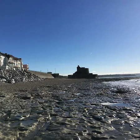 Villa Face A La , L Artiste *