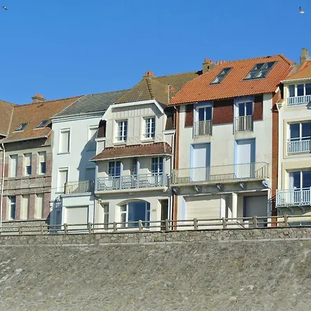 Villa Face A La , L Artiste