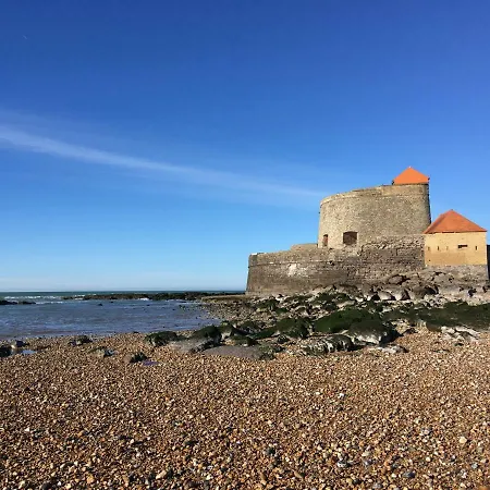 Villa Face A La , L Artiste