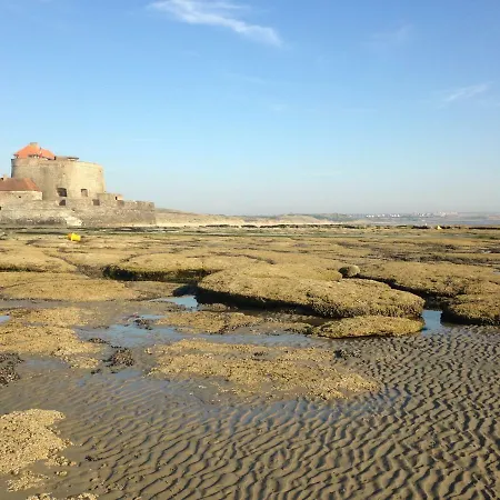 Villa Face A La , L Artiste Ambleteuse