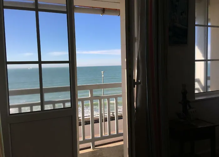 Face A La , L Artiste Villa Ambleteuse