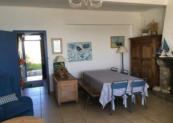 Face A La , L Artiste Villa *