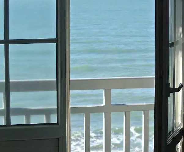 Face A La , L Artiste