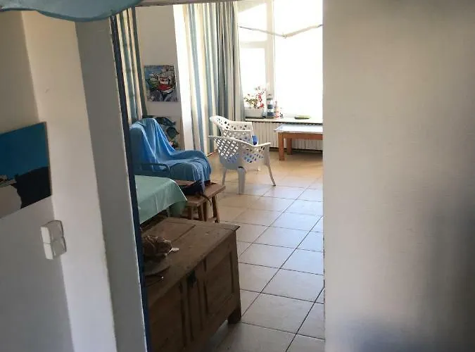 Face A La , L Artiste