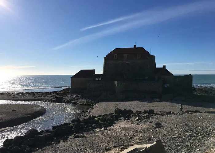 Villa Face A La , L Artiste